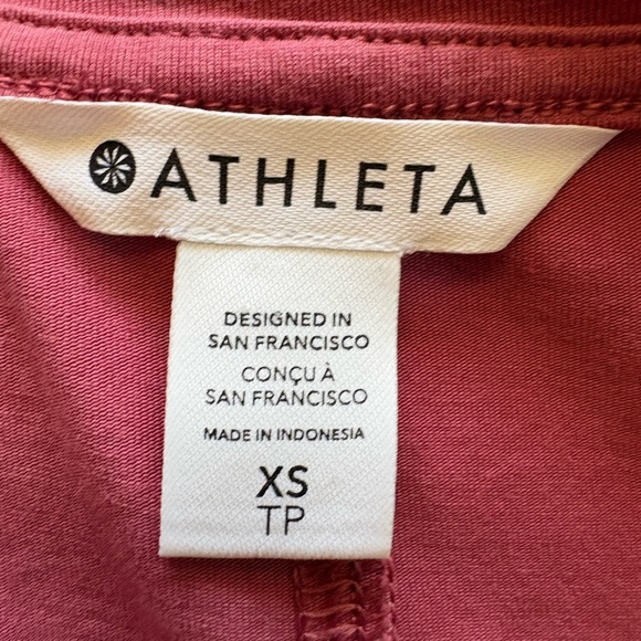 Athleta womens Effortless Tee Dress Sheath Berry Rose Size Extra Small
XS - Picture 7 of 8